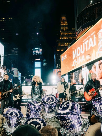 Little Big Town's Heartfelt Performance on New Year's Eve