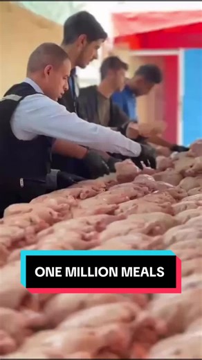 Ol ONE MILLION MEALS BEFORE RAMADAN We are working tirelessly to provide one million meals before the blessed month of Ramadan. Our brothers and sisters in Gaza are facing unimaginable hardship, and they need our help now more than ever. For over 17 consecutive weeks, our team has been live on the ground, preparing and distributing thousands of hot meals to families who have lost everything. Your support keeps this mission alive and Gaza brings comfort to the most vulnerable. below to donate DON