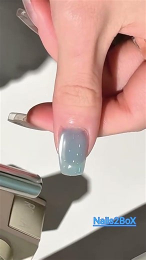 This blue cat eye has me crying, it's so cool and ethereal.r67