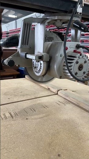 DeWalt Radial Arm Saw I-209298