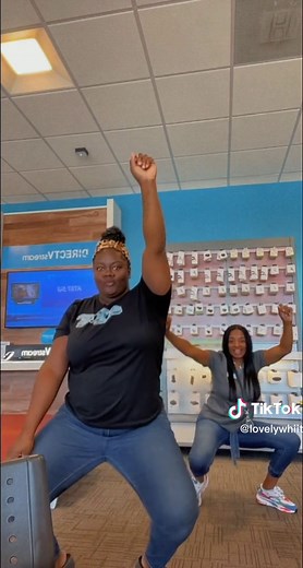 #twohandsupchallenge exercise before work