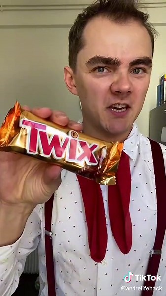 Delicious Twix Chocolate Milkshake Recipe