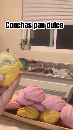 HOW TO MAKE MEXICAN CONCHAS - AN EASY AND DELICIOUS RECIPE! 😋