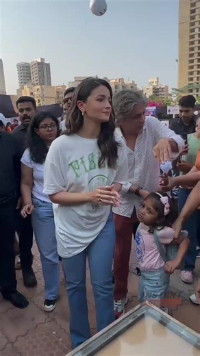 Alia Bhatt Celebrates Women in Bollywood Dance