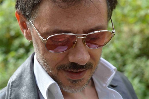 Intervista a Francesco Malcom: "Faccio il lavoro che mi piace in un Paese culturalmente in decadenza. Ma non condivido i valori di oggi. Io ho detto a Rocco Siffredi che avrebbero voluto fare un film su di lui"