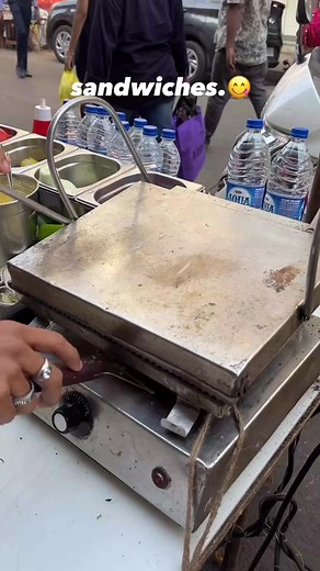 8.2M views · 22K reactions | Gujarati street sandwich | #bombestreetfood #nagpurstreetfood #pavbhaji #kanjivada #Gujaratistreetfood #MOMus #samosa #delhistreetfood #indiastreetfood #SEV #sandwich | Aamchi gujarati | Facebook