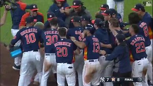 9na entrada: ¡GUARDEN LOS BATES QUE JOSÉ ALTUVE ACABÓ EL JUEGO! 🔥🔥🔥🔥🔥 | MLB Español