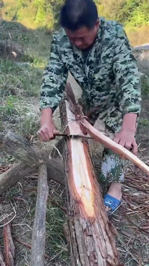 Log Stripping Mastery 🤯 The Easiest Way to Debark Wood