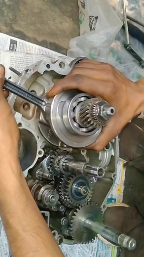 32K views · 5.5K reactions | Tvs Apache RTR 180 Crank Shaft Fitting #crank #crankshaft #Crankcase #motorcycle #devautocenter | Ravi Prjapati Railpariya | Facebook
