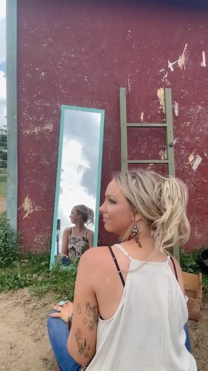 3.6K views · 1.2K reactions | Claw Clip hair styles!  clips can be purchased https://www.idyllwind.com/?utm_source=influencer&utm_medium=referral&utm_campaign=chelseajohampston | Pistol Packin' Lashes | Facebook