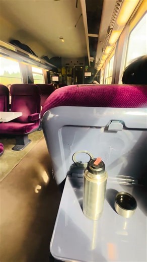 Le café-thermos dans le train Toulouse-Paris 🛤️