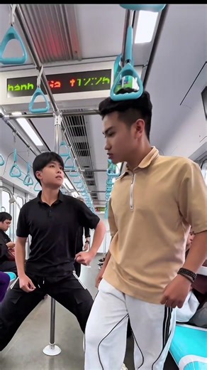Bad people are on the road #duckyha #kindnessiscool #kindness #prank #comedy
