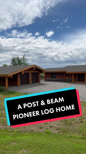 Check this gorgeous Pioneer Post & Beam Log house with a matching detached garage! Would you love to live here? 😃 #pioneerloghomes #postandbeam #loghome #britishcolumbia