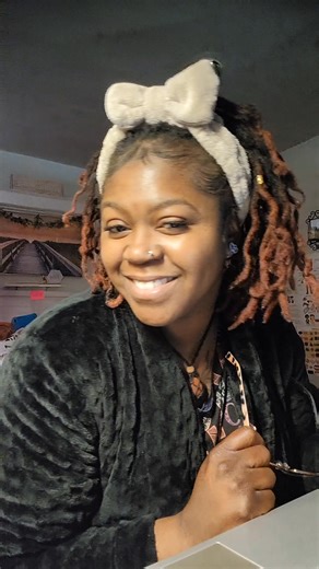 How I Be in Real Life Vs On the Internet 🥰 I be Chilling, Kicked Back in Mi Casa baby #bloopers #selfcare #home | Ratyna Patton