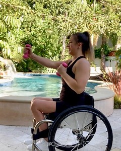 230K views · 242 shares | This morning I switched it up a little and started my day by working out! ️‍♀️ I’ve been waking up more energized than ever the last few weeks and I’m LOVING it! ‍尿 ••••••••••••••••••••••••••••• You can join this month’s fitness challenge see more info on my story or @mariarabaino / @rollettes_la #rlafit20 #rlastayhome | Chelsie Hill | Facebook