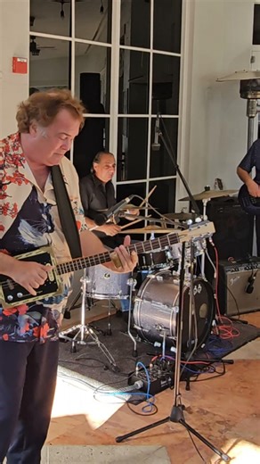 Getting some crazy Slide sounds from this special 3 String Cigar Box Guitar in Florida