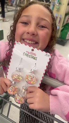 Mini tree decorating 🎄🎄🎄