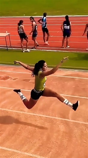 Wait for it 😳#jump #shorts