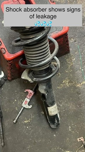BMW front shock absorber replacement ⚒️🔧✅🚙 #helpmemakethismakesense #mechanic #bmw #mechaniclife