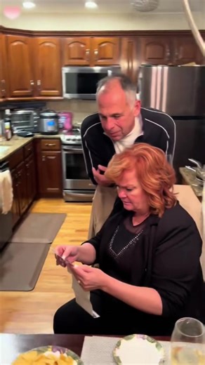 Exciting Family Reaction to Our Twin Pregnancy Announcement