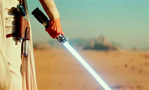 ¿Cómo funcionan las espadas láser de Star Wars?