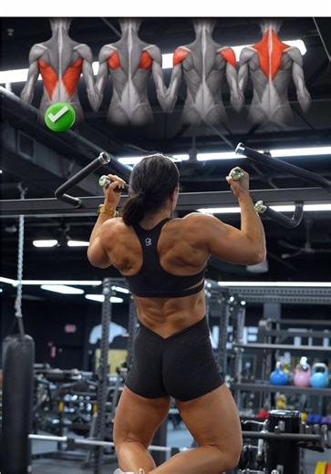 The exercise vs the target 👇🏼 What is hitting what? ℹ️ you will rarely target only one singular muscle but intentional work will help you be able to focus on specific areas. Just like in this video. Save and share it for your next back day 👌🏻 ▪️Neutral grip pull ups: bias the lats more and are easier on the shoulders. Think elbows to your hips, not chin to the bar. Keep elbows in front of you, not flared. ▪️Face pulls towards chest: trains the small stabilizers of the shoulder. Teres major a