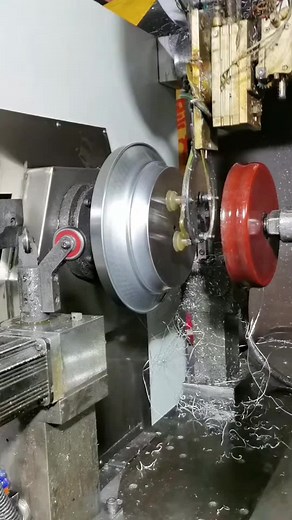 Metal Cutting Machine Operation Showcased in Detail