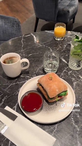 Review of Clubrooms Gatwick North Airport Lounge