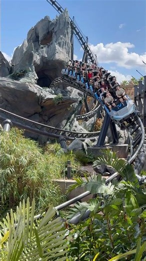 Jurassic World VelociCoaster 🎢 | Islands of Adventure at Universal Orlando