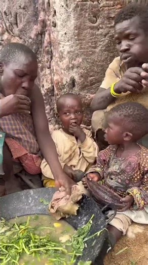 The daily life and diet of the Hazarbi tribe #africa