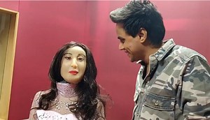 Ranchi-made Rashmi humanoid robot is now the 'world’s first AI RJ' on Red FM | Digit