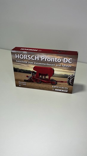 With 331 parts to the #HORSCH Pronto 6 DC Are you looking for a gift? We have just the thing for you! Our Pronto 6 DC is now also available for self-assembly 😍 With 331 parts to the finished Pronto – well, if that isn’t a gift for young and old! The BRIXIES model of the Pronto 6 DC is available in our shop at:https://fcld.ly/horsch.com/en/pronto-brixies But take a look for yourself 🙌 #horschmachine #horschpronto #pronto6dc #modell #brixies #landwirtschaftistleidenschaft #agricultureispassion #