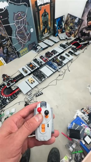 Rian Zagelow on Instagram: "Remote control LEGO batmobile conveyor running smooth and holds 20.. I’m gonna try 21 tomorrow as I think there is a little bit of room still on there.. #lego #batman #batmobile"