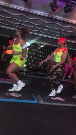 Our 🆕 BEGINNER step routines are here!🔥 I LOVE ❤️ this movement • Join us