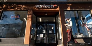 Verizon Spends $45.5 Billion to Top 5G Spectrum Bidders