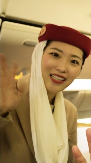 Emirates Japanese Cabin Crew Boeing 777-300ER Business Class エミレーツ 日本人 CA #travel #cabincrew #shorts