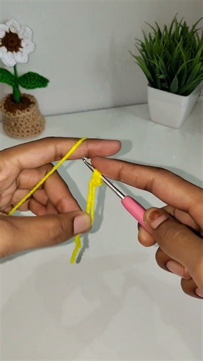 How to crochet a magic ring in just 1 minute #viral #crochet #trending #magicring #diy #beginners