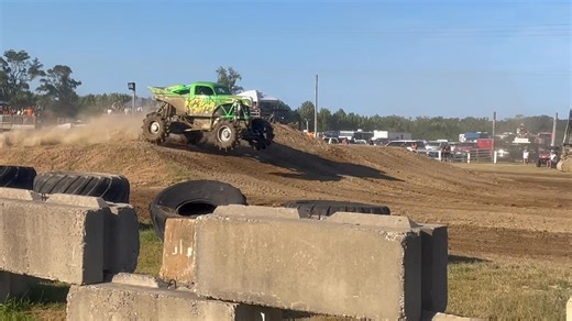 4.8K views · 85 reactions | King Sling Freestyle ! BAD DAD Pro Mega | Ernest Smith Sr. | Facebook