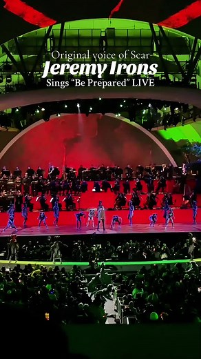 Jeremy Irons Sings “Be Prepared” LIVE for Lion King’s 30th Anniversary Concert