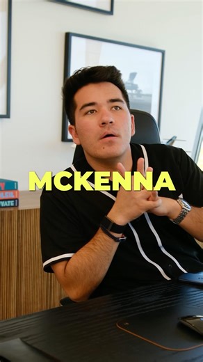 How do you think Kolin should handle this? #FlyAmalfi #Mckenna #SpringBreak