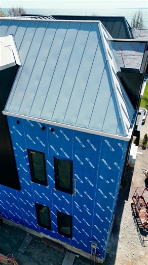 4K views · 15 reactions | Commercial steel gutter installation #roofing #toronto #torontohomes #torontobuilder #torontoroofing #renovation #luxuryhomes #buildersofinsta #roofersofinstagram #asmr | TorontoRoofing.ca | Facebook