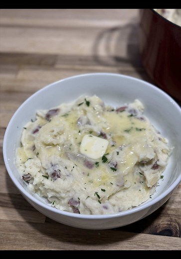 Roasted Garlic Red Mashed Potatoes Recipe