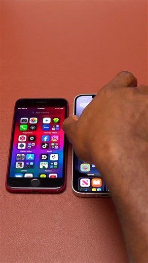 iPhone 16e iOS26 Siri vs iPhone SE iOS17 Siri #iphone16e #ios26 #iphonese3 #siri #appleintelligence | AnotherTech