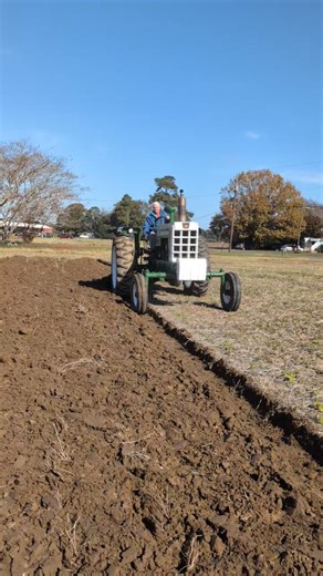 Oliver 1650 plowing #farmall51