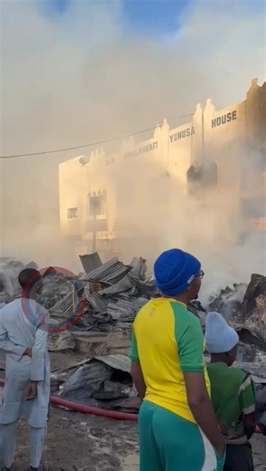 Al’amura sun fara komawa dai-dai a kasuwar Singa, bayan tashin wata gobara da misalin ƙarfe 4:00 na asuba, a kan titin Ado Bayero dake cikin kasuwar. | Freedom Radio Nigeria