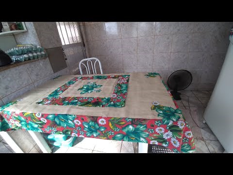 Toalha de Mesa de Juta e Chita na Técnica Rocambole