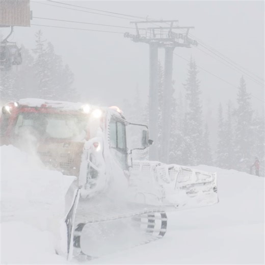Snow is falling at Keystone—gather the crew and make mountain memories, from first turns to snow fort fun. | Keystone Resort