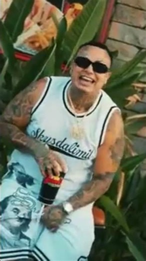 FAT DRUG ADDICT MEXICAN FAKE RAPPER NOT SWIFTY ON BLUES #losangeles