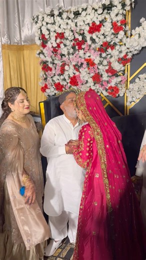 Very Emotional Moments 😭💔 #trending #wedding #viralvideo #sad #hearttouching #bride