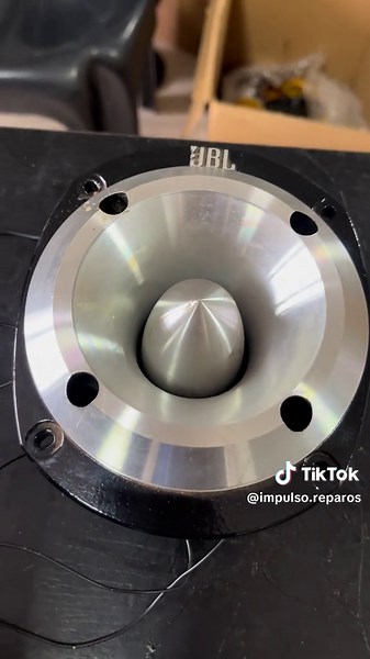 Reparo ST400: Solução em Som Automotivo